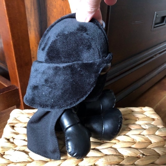 Star Wars: Darth Vader Plush Figure - Picture 4 of 7